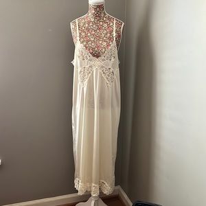 Vanity Fair | Vintage Classic Lace Trim Nylon Full Slip Dress Size 38
